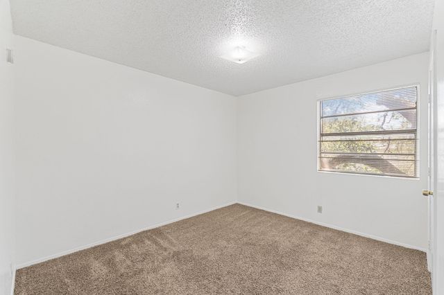 302 Algerita DR D, Georgetown, TX 78628