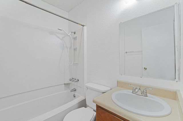 302 Algerita DR D, Georgetown, TX 78628