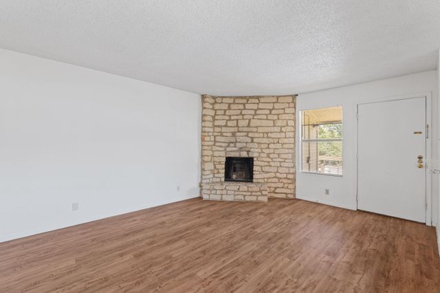 302 Algerita DR D, Georgetown, TX 78628