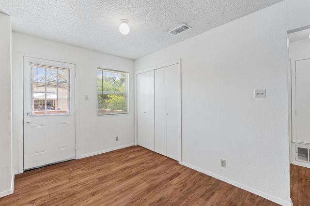 302 Algerita DR D, Georgetown, TX 78628
