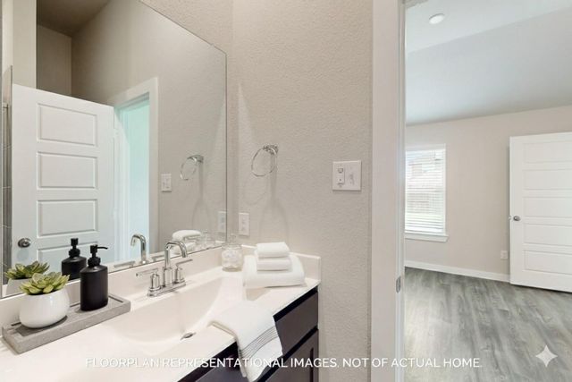 1025 Garnet Star Drive, La Marque, TX 77568