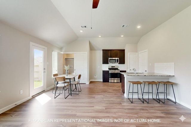 1025 Garnet Star Drive, La Marque, TX 77568