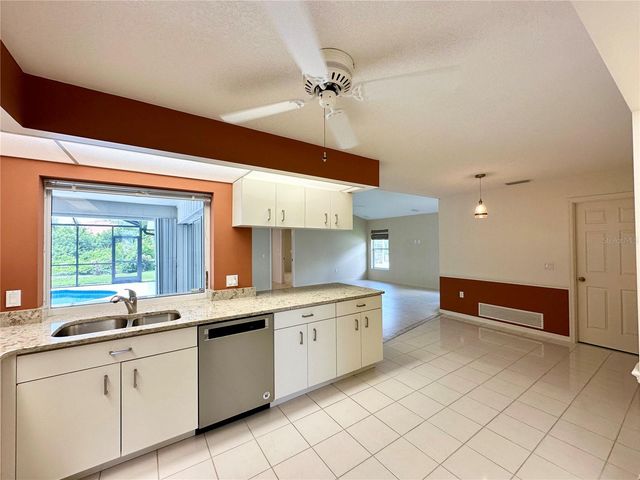 5024 SOUTHERN PINE CIRCLE, Venice, FL 34293