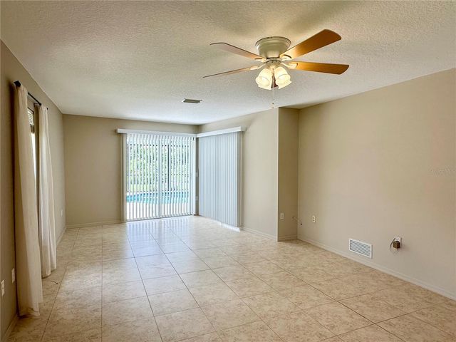 5024 SOUTHERN PINE CIRCLE, Venice, FL 34293