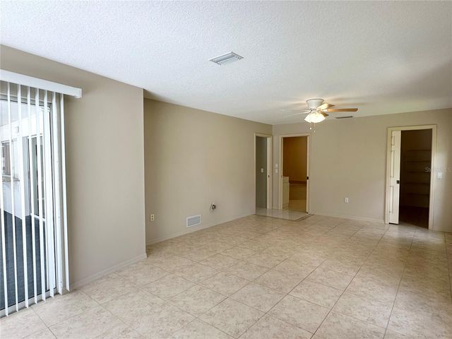 5024 SOUTHERN PINE CIRCLE, Venice, FL 34293