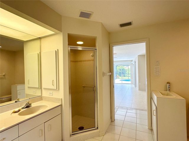 5024 SOUTHERN PINE CIRCLE, Venice, FL 34293