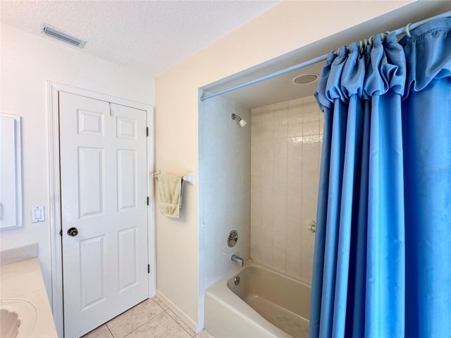 5024 SOUTHERN PINE CIRCLE, Venice, FL 34293