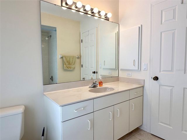 5024 SOUTHERN PINE CIRCLE, Venice, FL 34293