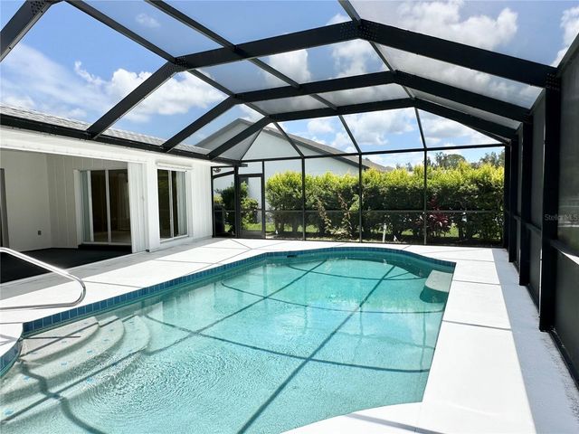 5024 SOUTHERN PINE CIRCLE, Venice, FL 34293