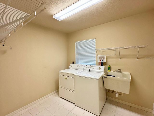 5024 SOUTHERN PINE CIRCLE, Venice, FL 34293