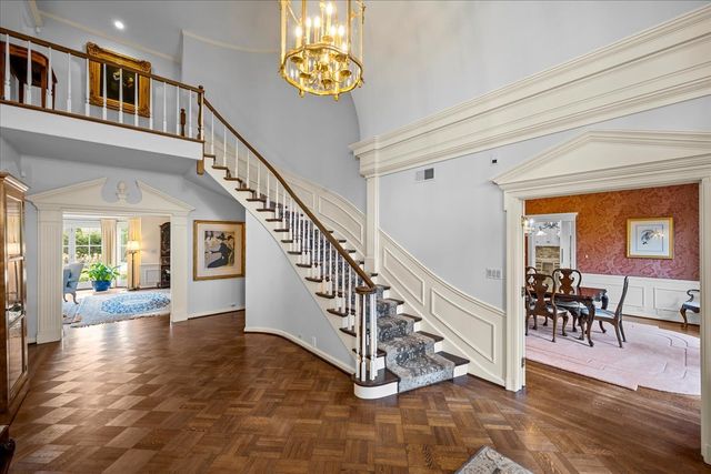 675 E Woodland Road, Lake Forest, IL 60045