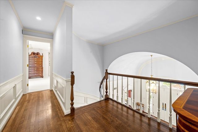 675 E Woodland Road, Lake Forest, IL 60045