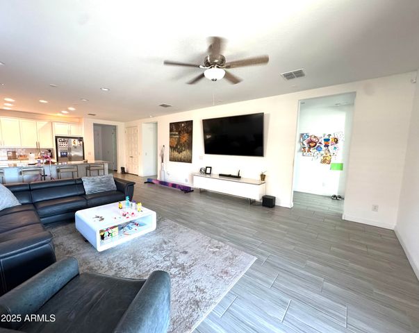 16399 W CHARLOTTE Drive, Surprise, AZ 85387