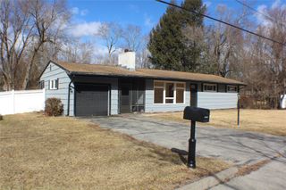 8 Norah Lane, Hyde Park, NY 12538