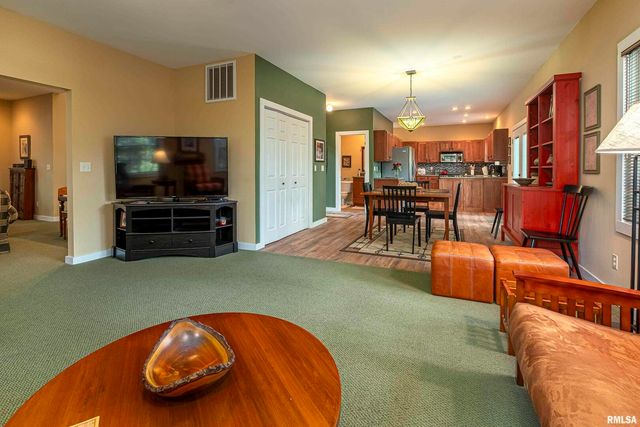 1127 Cedar Ridge Lane, Carbondale, IL 62901