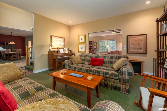 1127 Cedar Ridge Lane, Carbondale, IL 62901