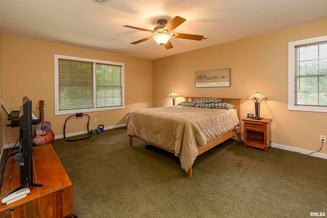 1127 Cedar Ridge Lane, Carbondale, IL 62901
