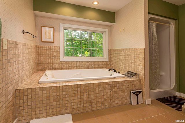 1127 Cedar Ridge Lane, Carbondale, IL 62901