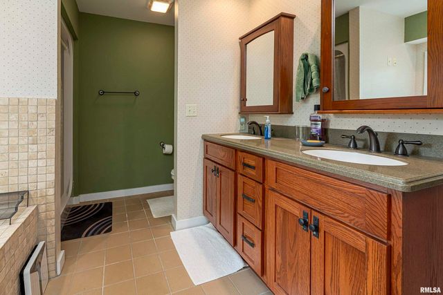 1127 Cedar Ridge Lane, Carbondale, IL 62901