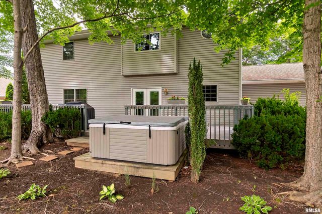 1127 Cedar Ridge Lane, Carbondale, IL 62901