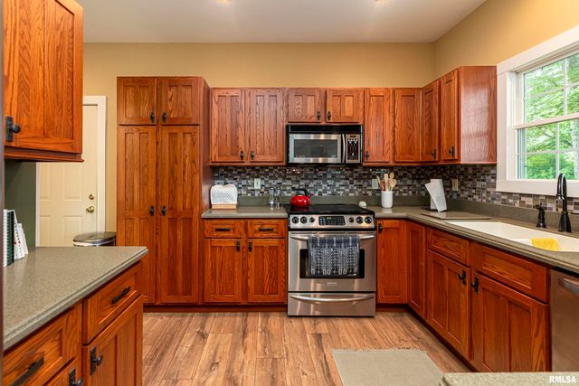 1127 Cedar Ridge Lane, Carbondale, IL 62901