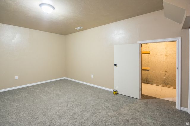 4558 W VALLEY DR, Maeser, UT 84078