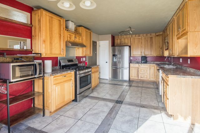 4558 W VALLEY DR, Maeser, UT 84078