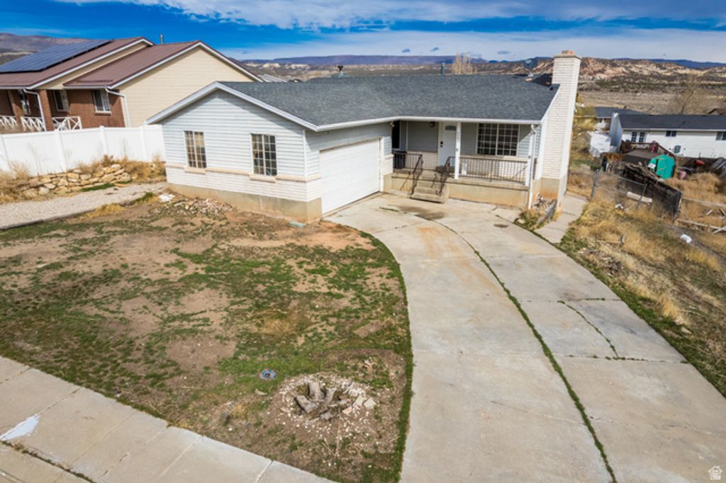 4558 W VALLEY DR, Maeser, UT 84078