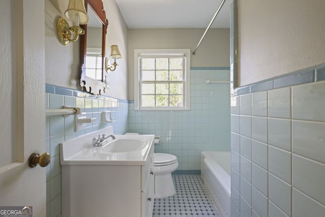 849 Kipling Drive NW, Atlanta, GA 30318