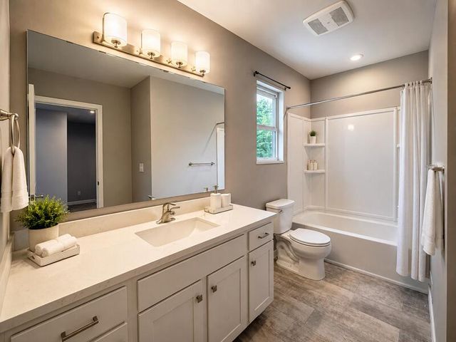 5135 N Morgan Lane Se, Caledonia Twp, MI 49316