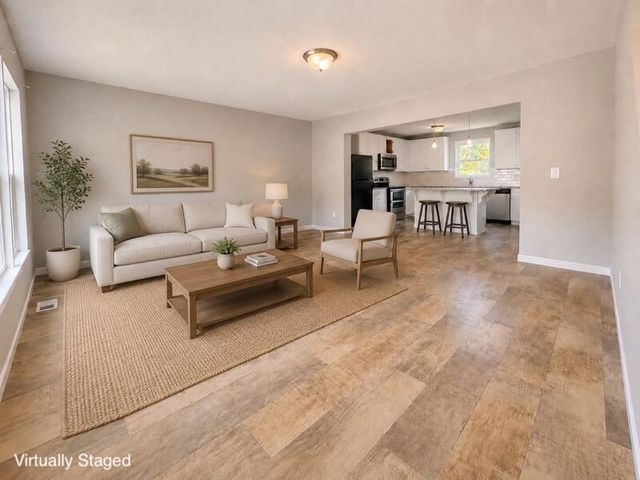 5135 N Morgan Lane Se, Caledonia Twp, MI 49316