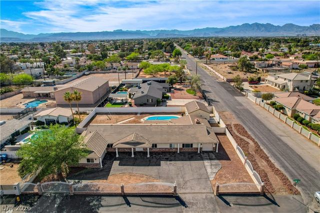 3015 El Camino Road, Las Vegas, NV 89146