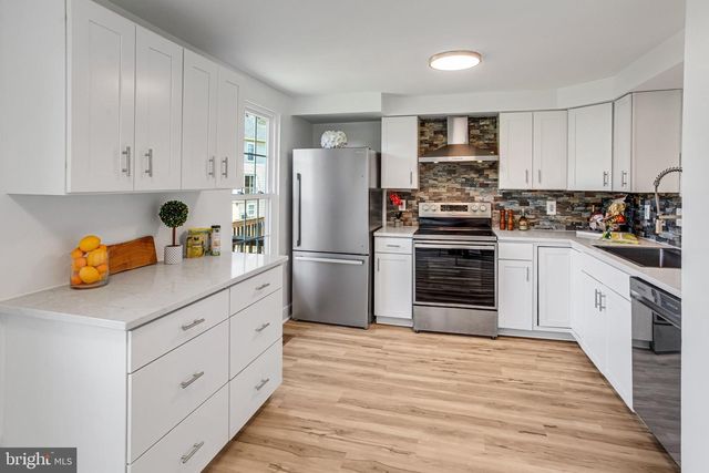 16948 POINT PLEASANT LN, Dumfries, VA 22026