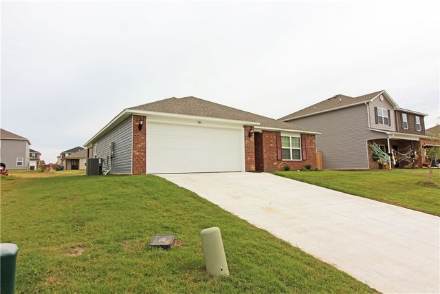 803 SW Green World Street, Bentonville, AR 72712