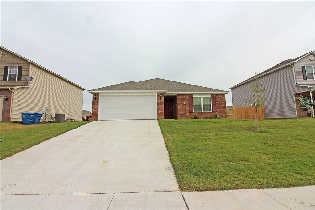 803 SW Green World Street, Bentonville, AR 72712