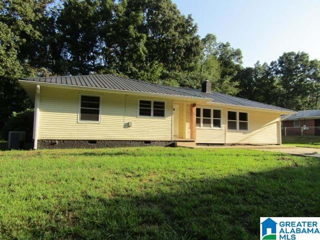 601 PARKER BOULEVARD, Weaver, AL 36277