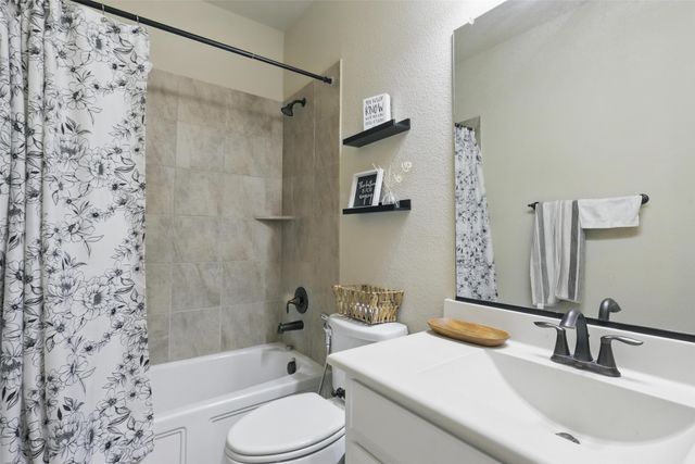 806 Woodstock Avenue, Euless, TX 76039