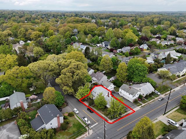 2 Huron Street, Glen Head, NY 11545
