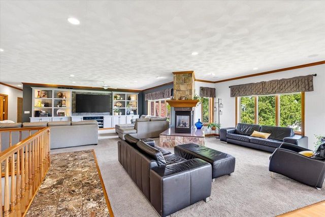 2424 St Albert The Great Drive, Sun Prairie, WI 53590