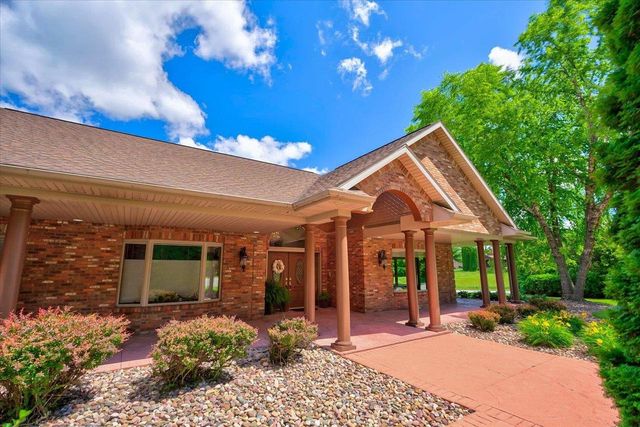 2424 St Albert The Great Drive, Sun Prairie, WI 53590