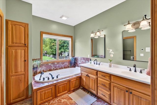 2424 St Albert The Great Drive, Sun Prairie, WI 53590