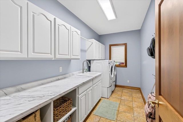 2424 St Albert The Great Drive, Sun Prairie, WI 53590