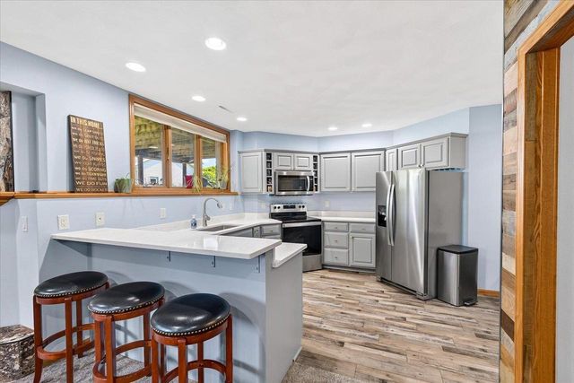 2424 St Albert The Great Drive, Sun Prairie, WI 53590