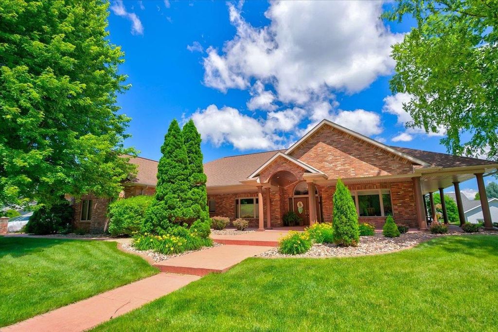 2424 St Albert The Great Drive, Sun Prairie, WI 53590