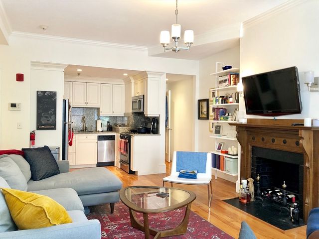 247 Newbury Street 2R, Boston, MA 02116