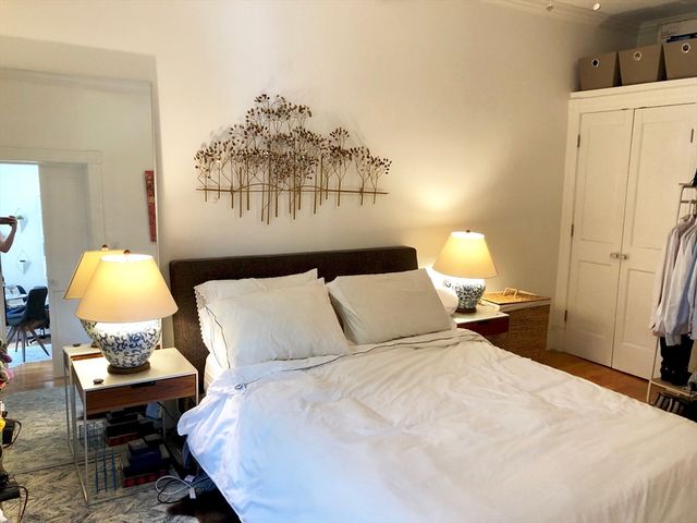 247 Newbury Street 2R, Boston, MA 02116