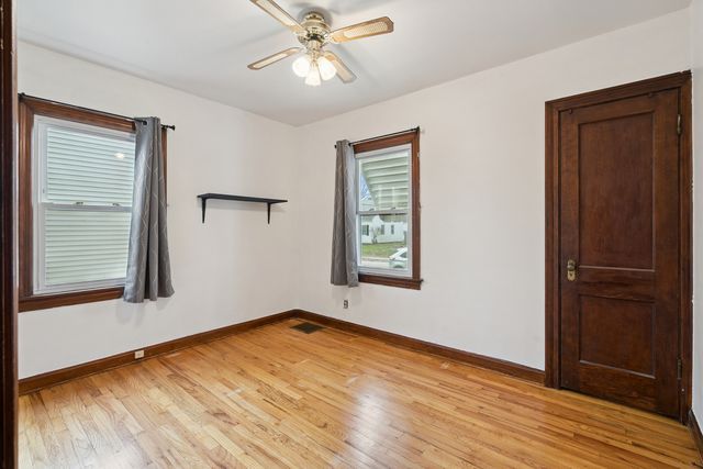 2627 COLLEGE Avenue, Davenport, IA 52803