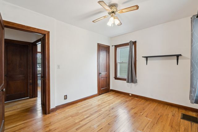 2627 COLLEGE Avenue, Davenport, IA 52803