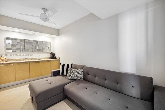 1830 S Ocean Dr 2703, Hallandale Beach, FL 33009