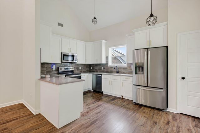217 Indian Summer Ct, Nashville, TN 37207